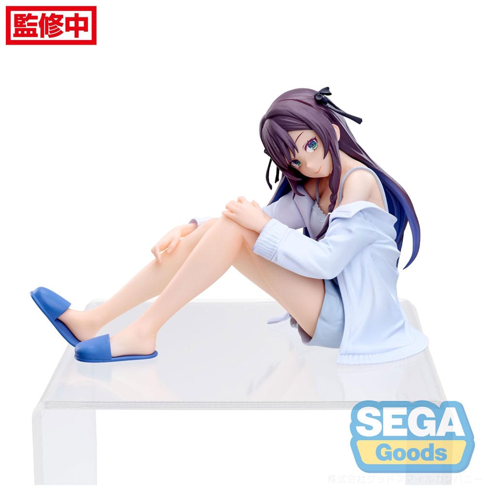The SEGA I May Be a Guild Receptionist, but I'll Solo Any Boss to Clock Out on Time PM Perching Alina Clover 14 cm PVC statue features an anime-style seated Alina with long purple hair, a light blue shirt and shorts, slippers, and a clear display platform.