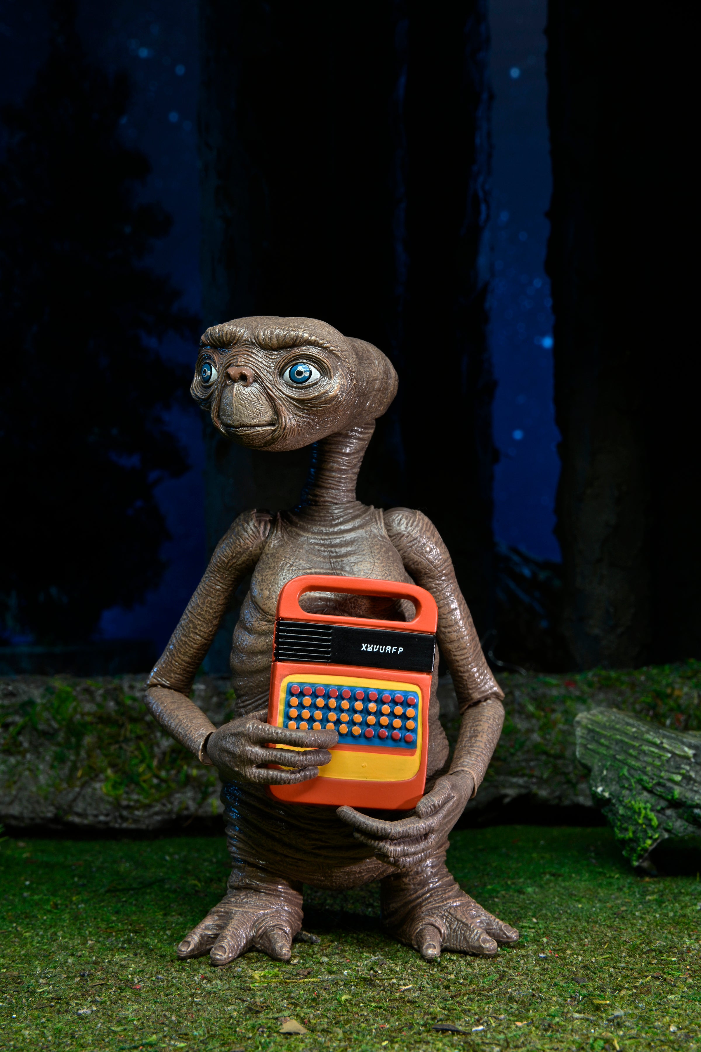 NECA E.T. The Extra-Terrestrial 40th Anniversary Ultimate E.T. Action Figure (7 inch Scale)