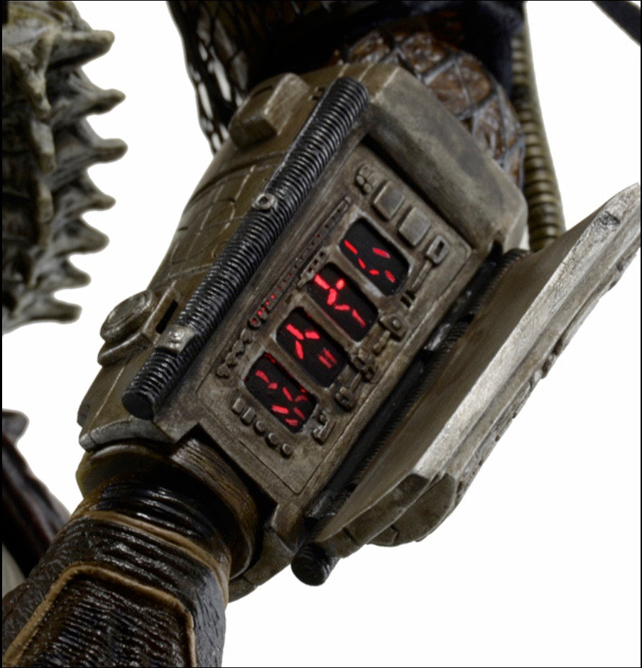 NECA Predator: Jungle Hunter (with LED Lights) 1/4 Scale Action Figure