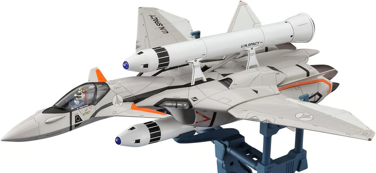 Hasegawa Macross Plus: VF-11B Thunderbolt (with Rocket Booster) 1/72 Scale Model Kit